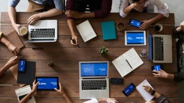 Jak zorganizować pracę i życie domowe, by cieszyć się spokojem i efektywnością?