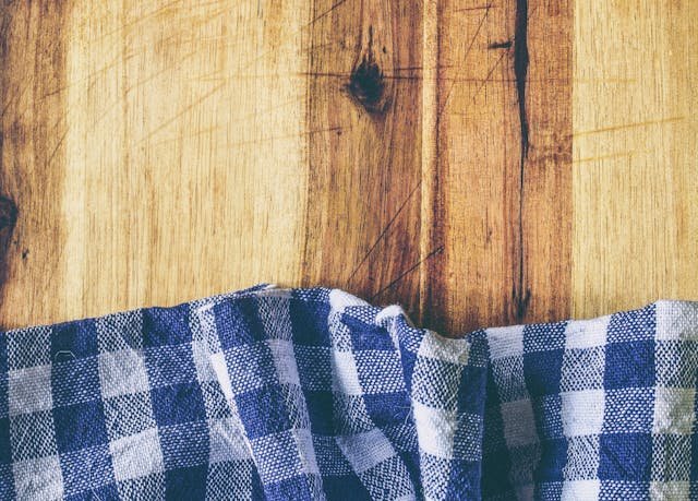 Panele ścienne do kuchni – praktyczna i estetyczna alternatywa dla płytek