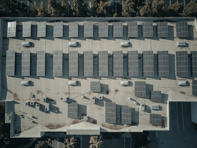 Panele fotowoltaiczne 500 W – czy warto postawić na moduły o większej mocy?