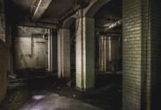 Hydroizolacja piwnicy – czym zabezpieczyć ściany piwnic przed wodą?