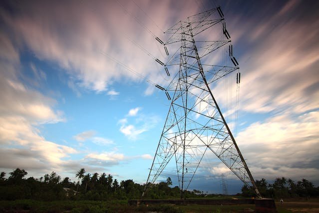 Moc przyłączeniowa i zużycie energii – jak je oszacować w domu jednorodzinnym?