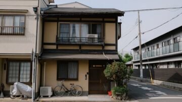 Jazdów – osiedle, które miało zniknąć, a stało się legendą