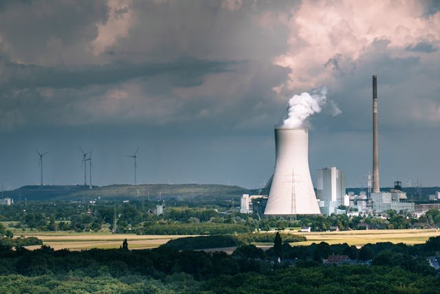 Atom jako motor przemysłowy – szansa, której Polska nie może zmarnować