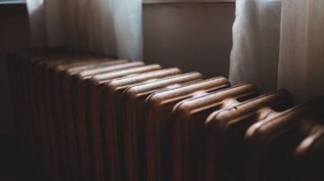 Ogrzewanie klimatyzacją – jak wykorzystać klimatyzator do ogrzewania domu?